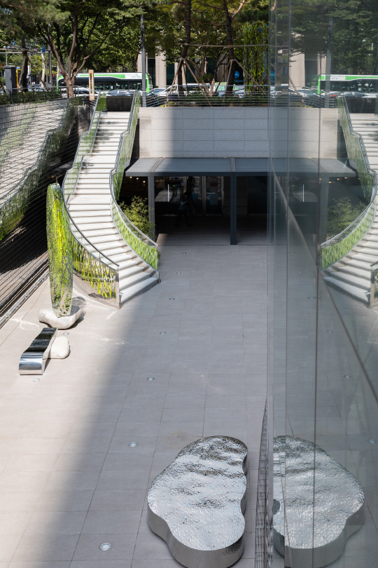 도심 속 열린 복합문화공간 포스코 스퀘어가든 전경. 포스코홀딩스 제공